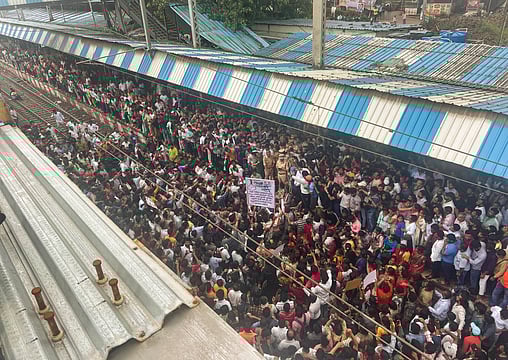 Badlapur: School Vandalised, Trains Blocked In Protest Over Alleged Sex Abuse Of Kindergarten Girls 